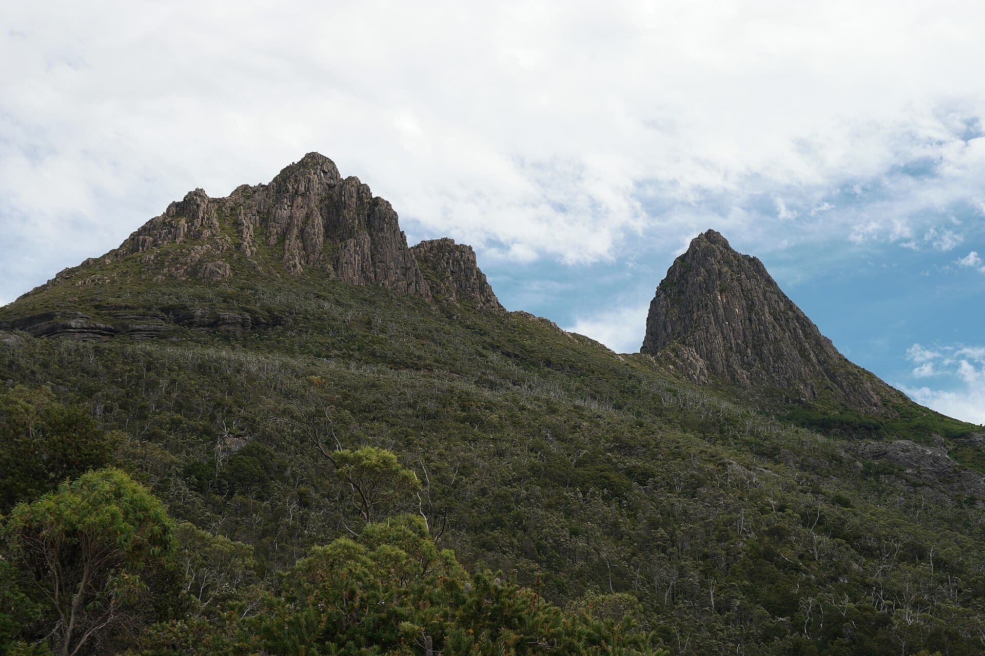 Dove Lake circuit below Cradle Mountain, Tasmania